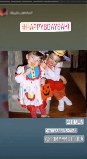 "[...] ¡Que ser auténtico es cool! ¡Que hacer un buen #dab en el lugar que sea, cuando lo amerita, es lo más! ¡Y que 
<b>platicar horas juntas es comida para el alma</b>! ¡Te amo, mi amor! ¡11 años de puro amor! ¡Feliz cumpleaños número 11, Sabrina!", escribió la también actriz.