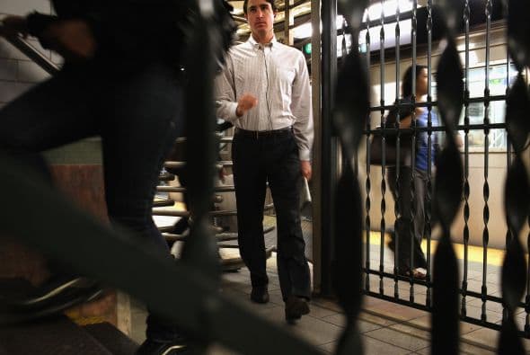 Los ferrocarriles a Staten Island y Long Island reanudaron parcialmente sus servicios, pero el sistema Metro-North no pudo reiniciar las operaciones de ninguna de sus tres líneas, ya que todavía hay daños significativos en esa red por las inundaciones, detalló la MTA.