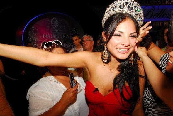 Alejandra Espinoza mostraba esta sonrisa cuando se convirtió en reina de Nuestra Belleza Latina.