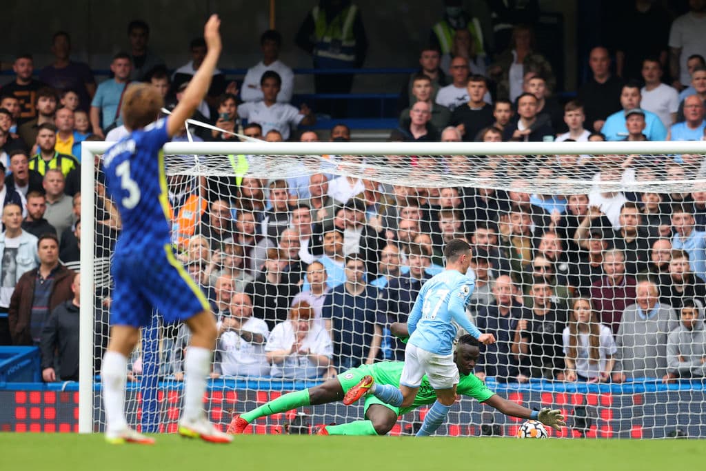 Con un solitario gol de Gabirel Jesus al minuto 53, Manchester City vence 0-1 en su visita al Chelsea y hay un cuaduple empate en la cima de la tabla con 13 unidades.