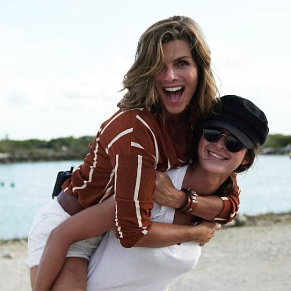 Montserrat Oliver recibió a su amor incondicional en la Riviera Maya mientras grababa algunos de los episodios de Reto 4 elementos, pero no se trata de su novia la modelo Yaya Kosikova.