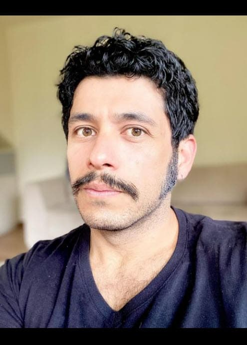 Es reconocido por su papel protagónico de Germán en la serie 'El man es Germán' de la cadena RCN Televisión.
<br>