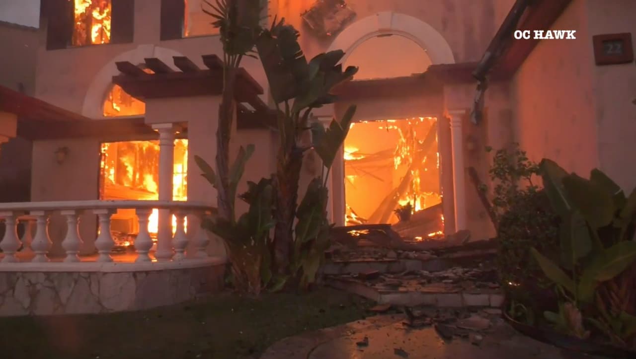 "Diputados y personal de bomberos fueron casa por casa para evacuar a los residentes. Y se emitió un sistema inalámbrico de alerta de emergencia", agregó Asunción.