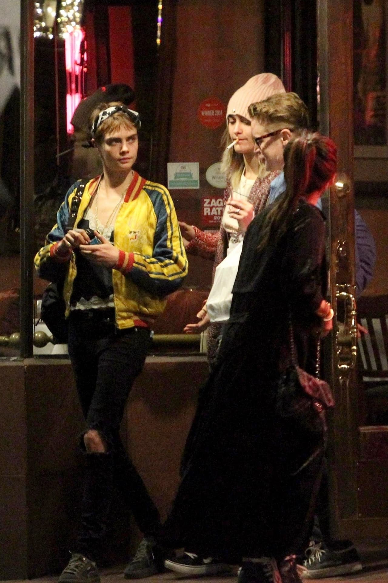 Se trató de la primera vez en que Paris Jackson es vista en plan romántico con una chica, pues los paparazzi que la persiguen siempre la retrataban con varones.