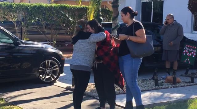 En el cuarto del joven, dormía su hermana de 15 años, en una casa de Hialeah Gardens.
<br>