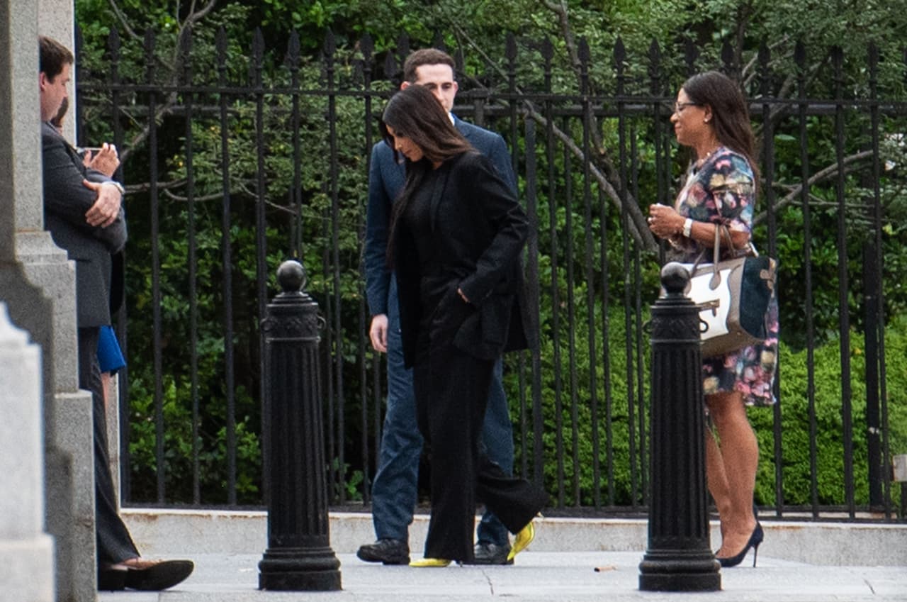 Estas fotos de Kim Kardashian tienen una gran diferencia a las que estamos acostumbrados a ver: no camina por las calles de Washington sin un objetivo.