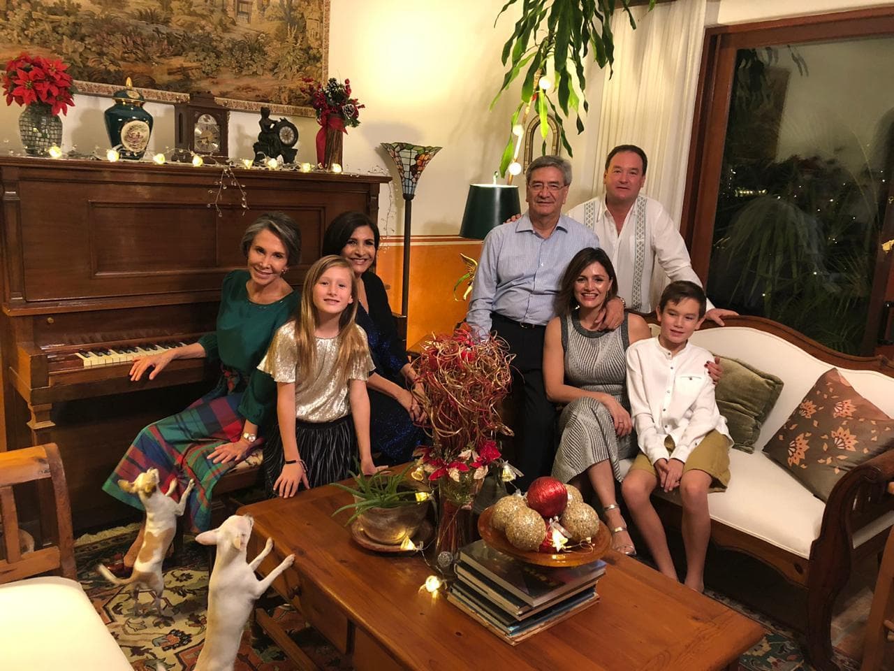 Florinda Meza pasó el año nuevo en familia y compartió esta fotografía en su cuenta de Twitter para desear lo mejor a sus fans.