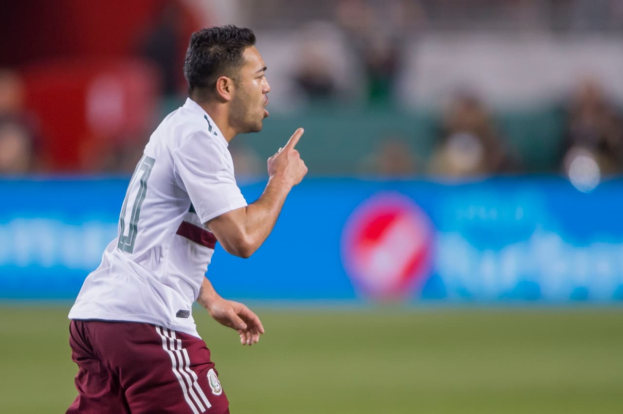 Al minuto 37 del primer tiempo, un golazo de tiro libre de Marco Fabián puso el 1-0 a favor de México.