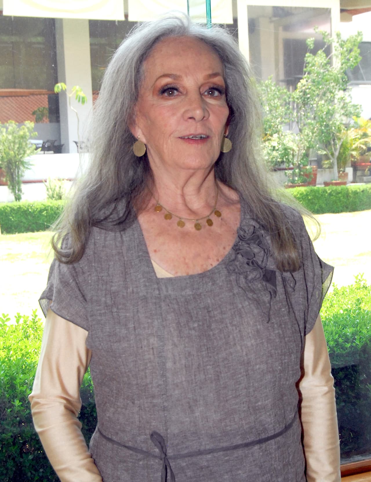 Ante estas declaraciones, la actriz mexicana Isela Vega aseguró que Arturo Vázquez debió seguir su ejemplo y ser una persona trabajadora.