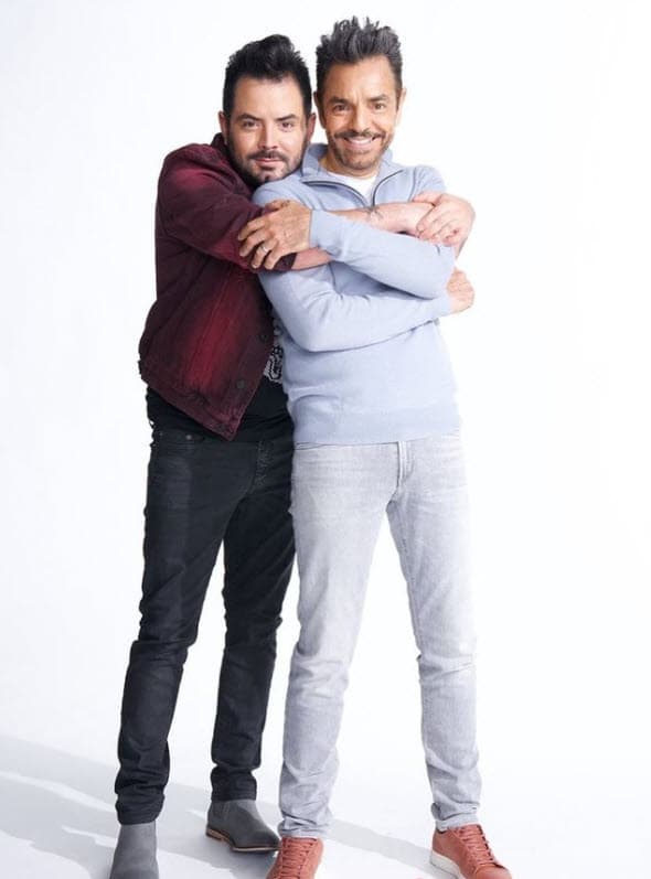 "Tengo una excelente relación, maravillosa, te lo diría porque yo soy muy abierto y lo digo, cuando su mamá no me lo dejaba ver, ahorita 
<b><a href="https://www.univision.com/famosos/estatua-eugenio-derbez-jose-eduardo-reacciona-vandalismo-fotos">estamos mejor que nunca</a>,</b> ya lo verán", dijo al programa Hoy.
<br>