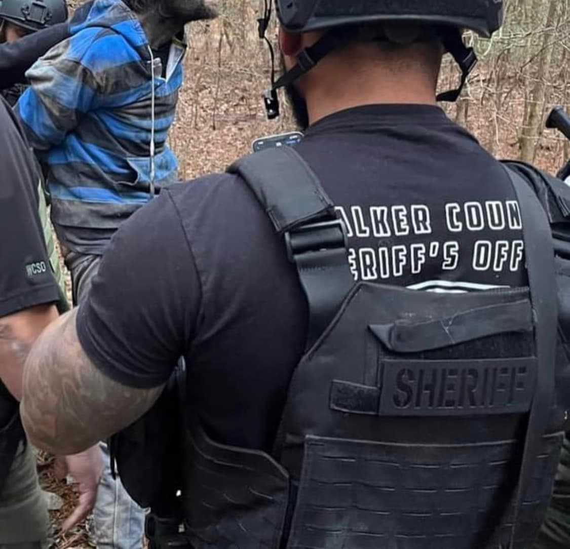 El arresto de Tony Mitchell.