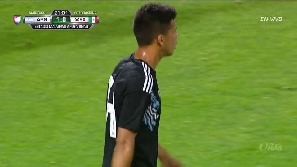 Tiro desviado de Maximiliano Meza