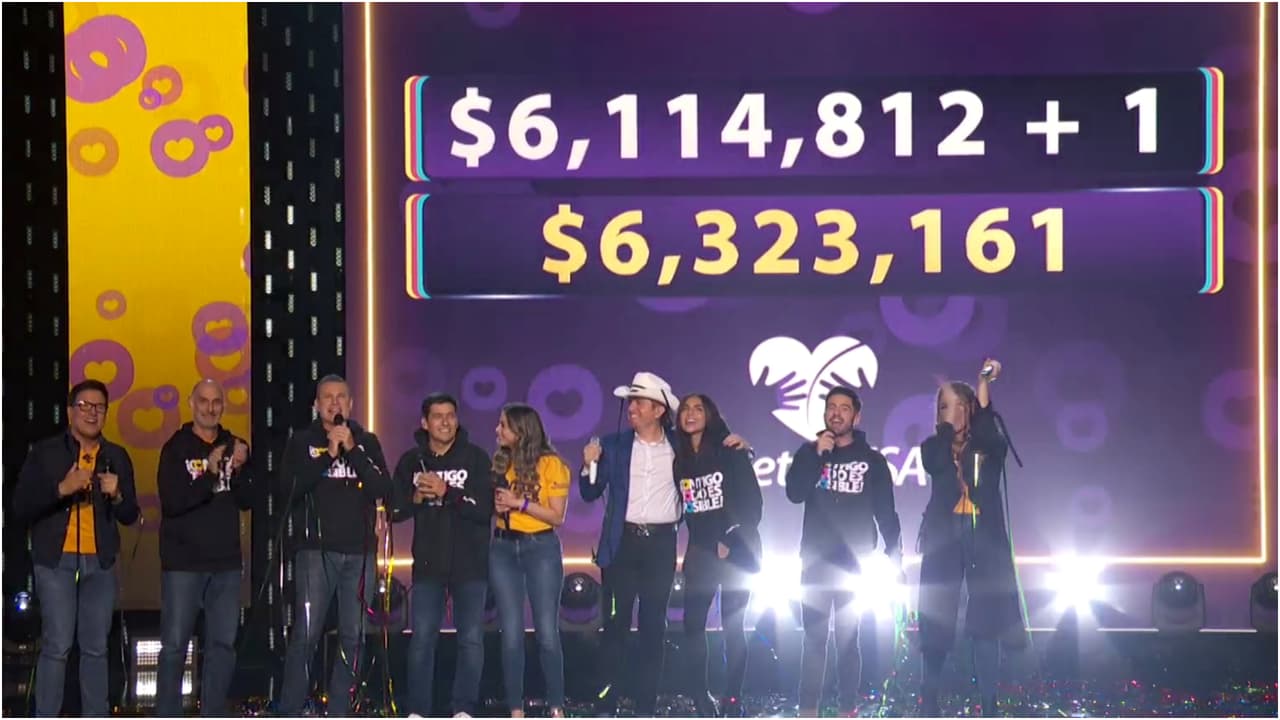 TeletonUSA se volvió toda una fiesta cuando, al cabo de 17 horas de transmisión costa a costa, se anunció que había superado su meta.