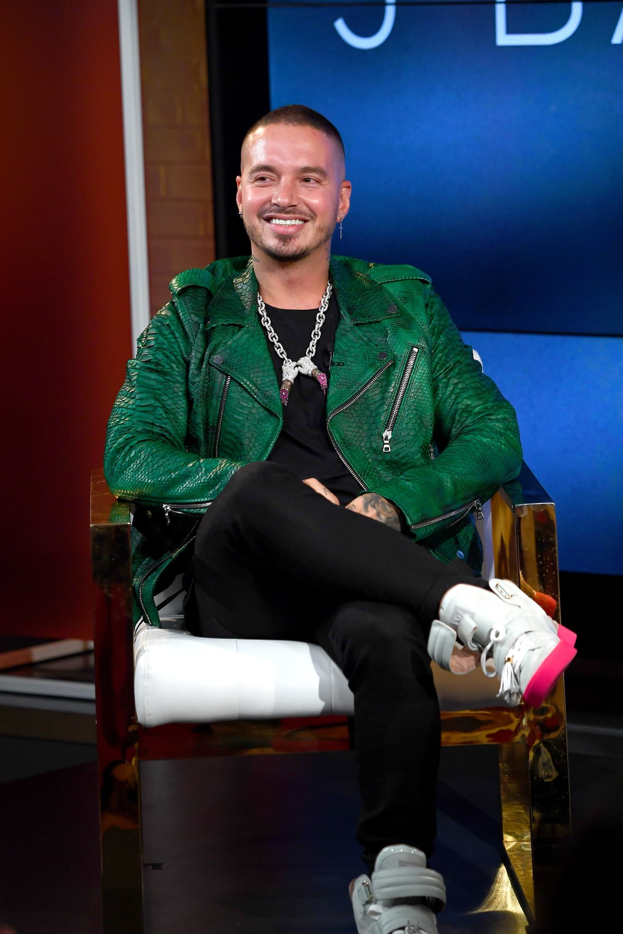 El colombiano J Balvin, de 33 años de edad, está llamado a ser el gran protagonista de la noche al contar con ocho nominaciones al Latin GRAMMY 2018.
<br>Aunque ya pasaron algunos meses de que recibió la noticia, el reggaetonero sigue sin creer el gran momento que vive: “Sigo en shock con los Latin GRAMMY”, dijo en un video de Instagram Stories. 
<br>