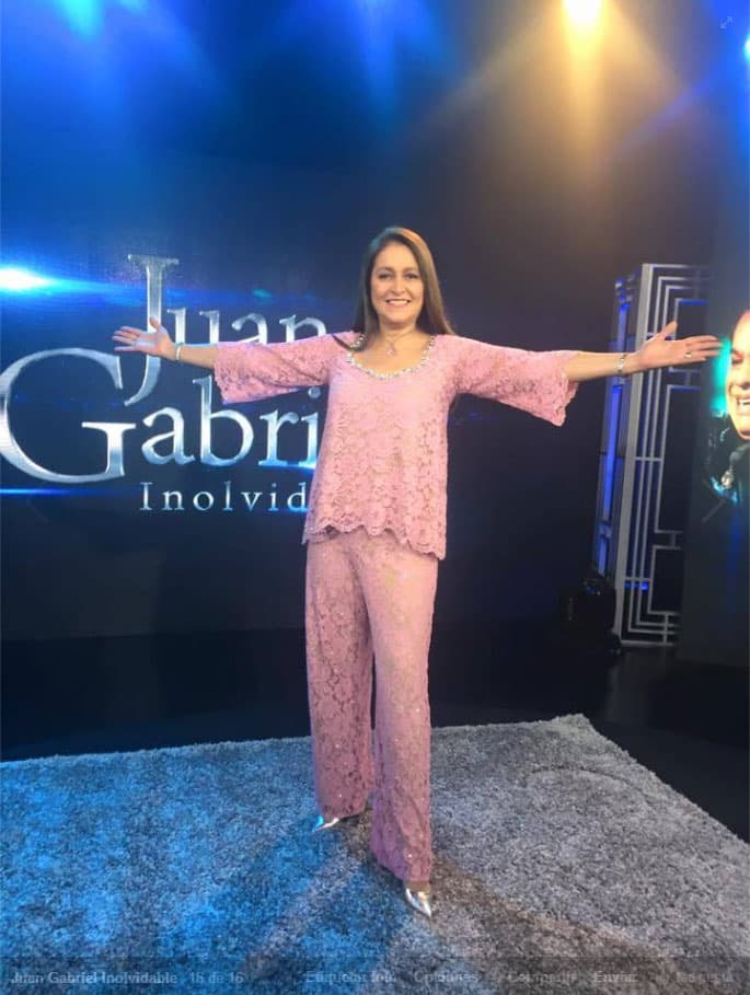 Daniela condujo un programa especial de Televisa sobre la vida de su gran amigo.