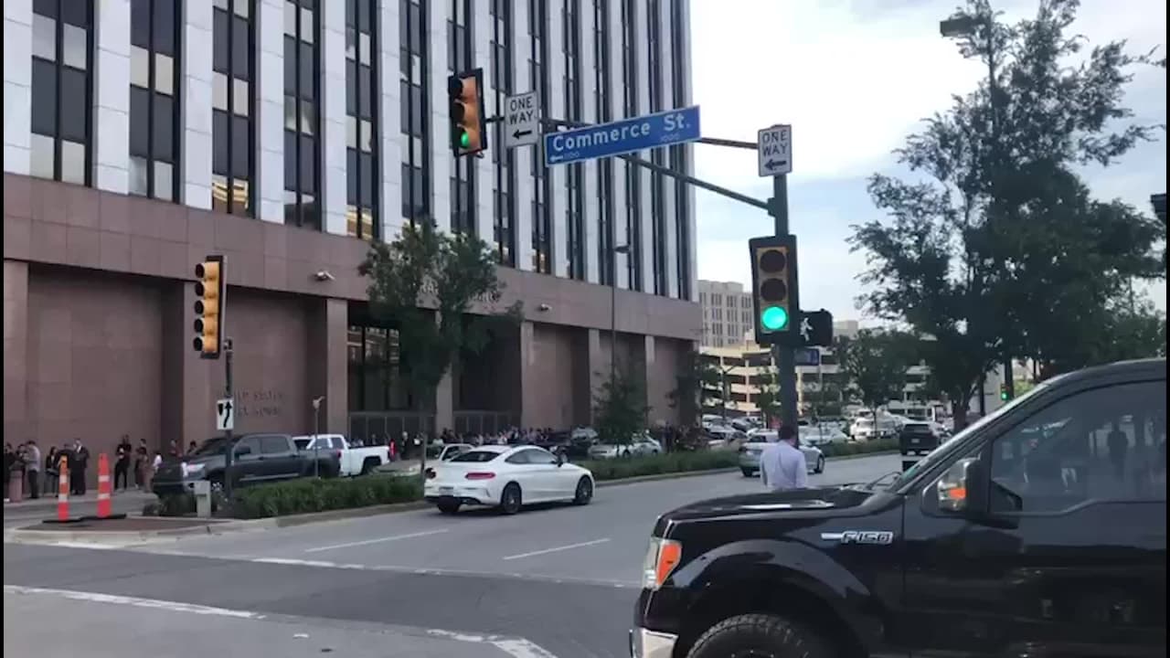 Vuelve a abrir el edificio federal de Dallas donde ocurrió el tiroteo