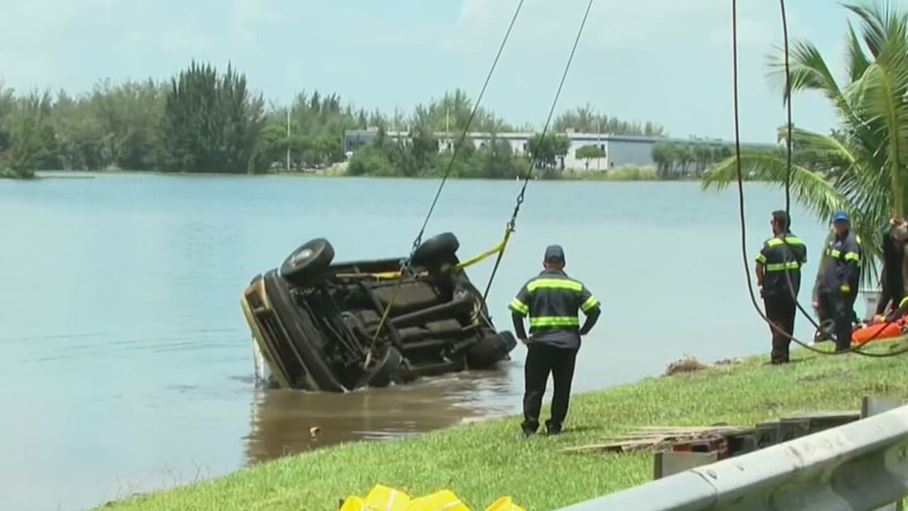 Se espera que las investigaciones tarden meses, a pesar de que la policía dijo que no tienen ningún caso pendiente de personas desaparecidas que los pudiera llevar a este lago.