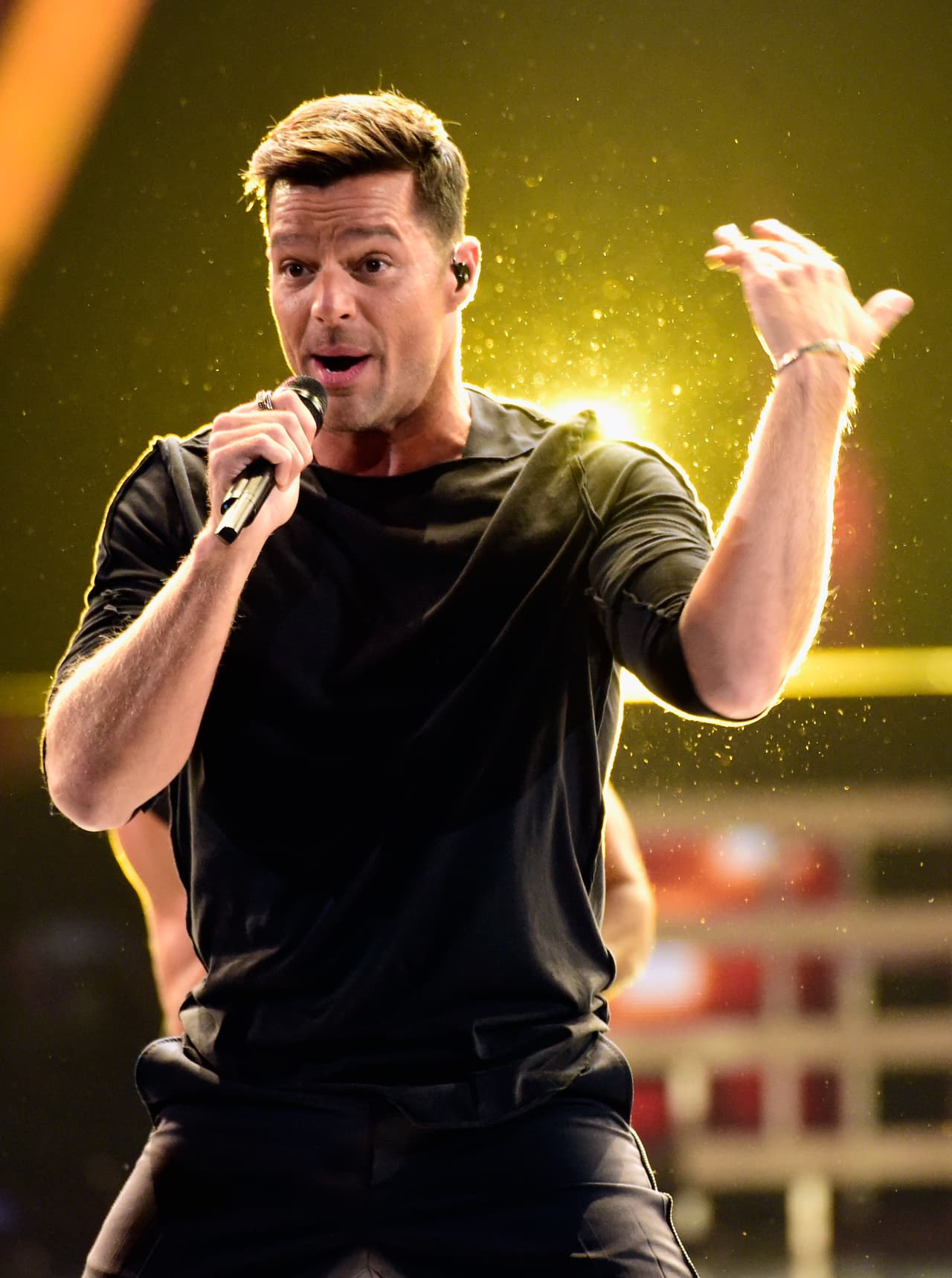 OMG! Ese boricua sí que invita a la tentación.