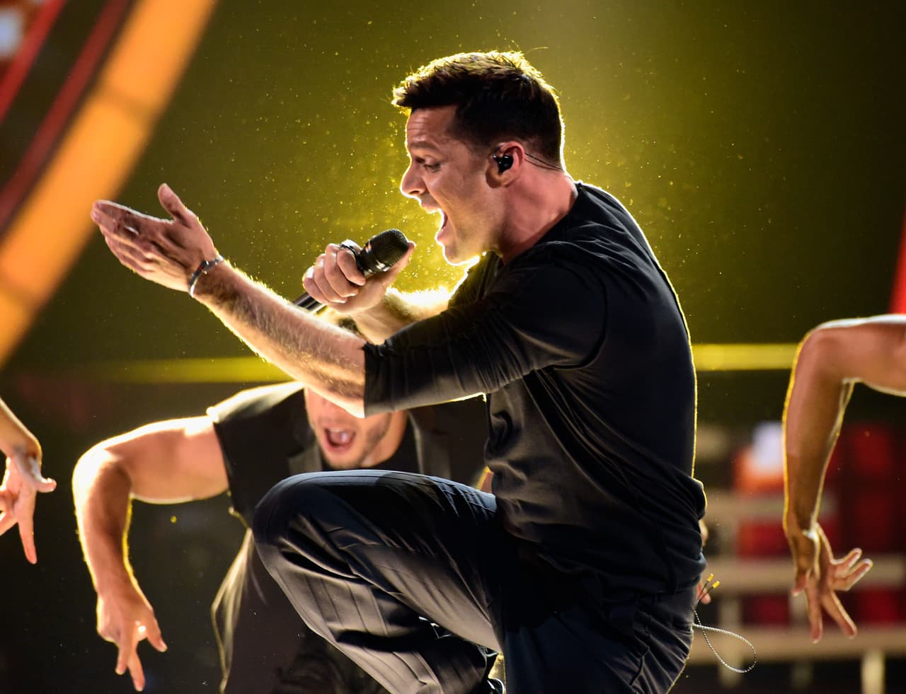 'La Mordidita' de Ricky Martin además de ser uno de los más premiados en la noche del Latin GRAMMY puso a bilar a los asistentes.