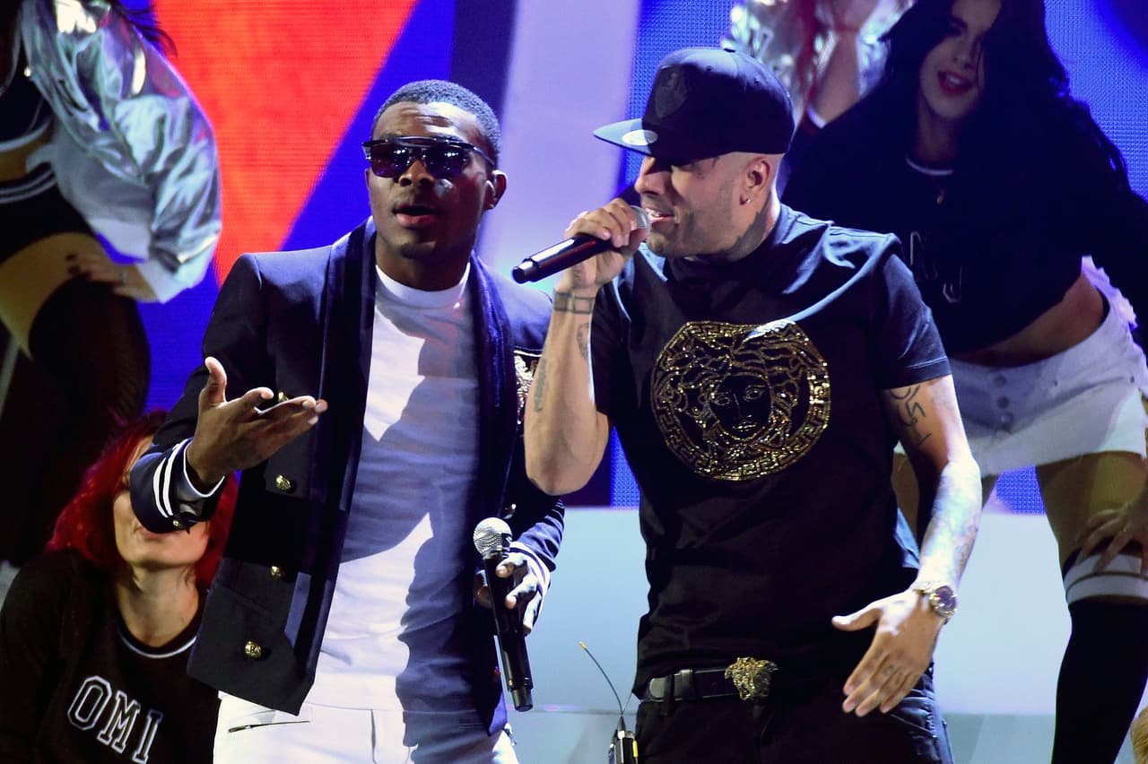 Otro de los duetos más destacados de la noche fue la de Nicky Jam con Omi.