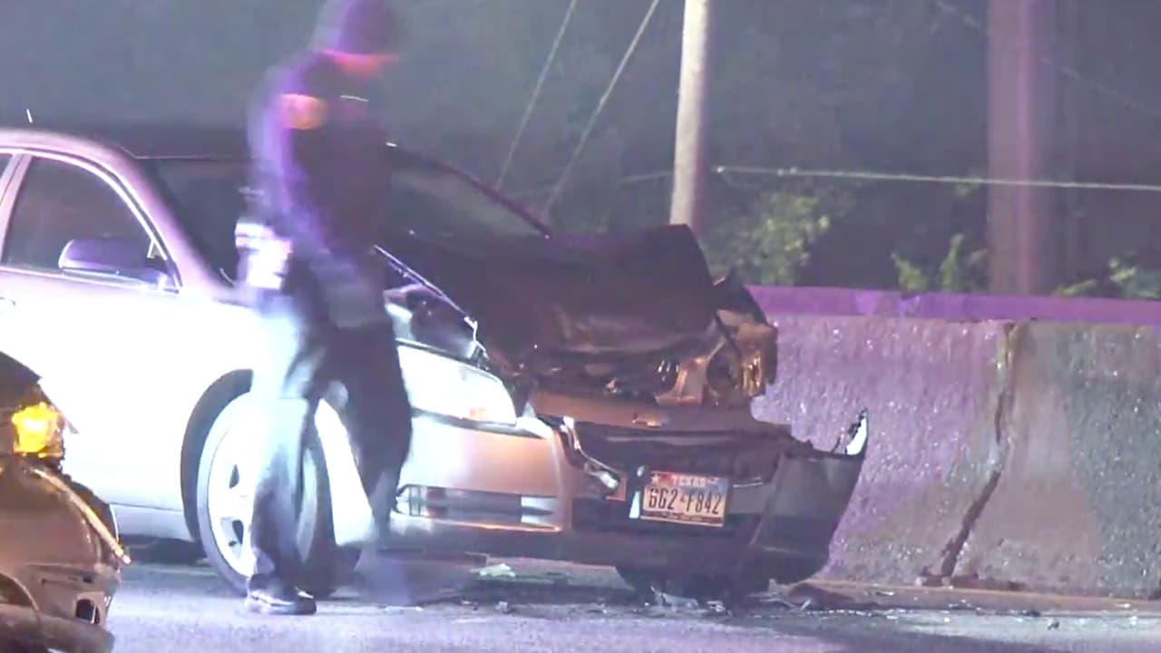 La víctima es una mujer, de aproximadamente 30 años, que hasta el momento no ha sido identificada.