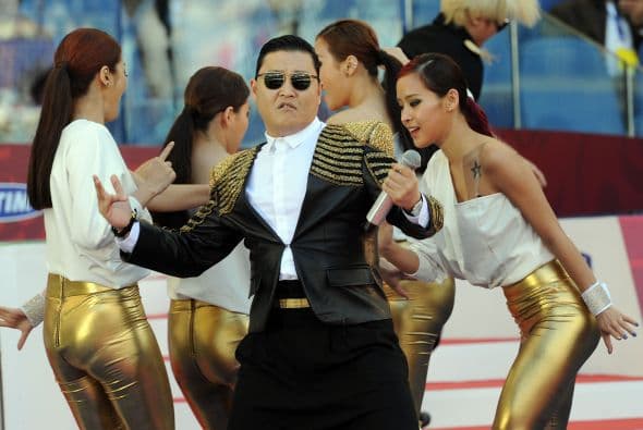 Este fue uno de los momentos más bochornosos para el intéprete del 'Gangnam Srtyle', que sin duda no tendrá ganas de irse a parar por aquél país.