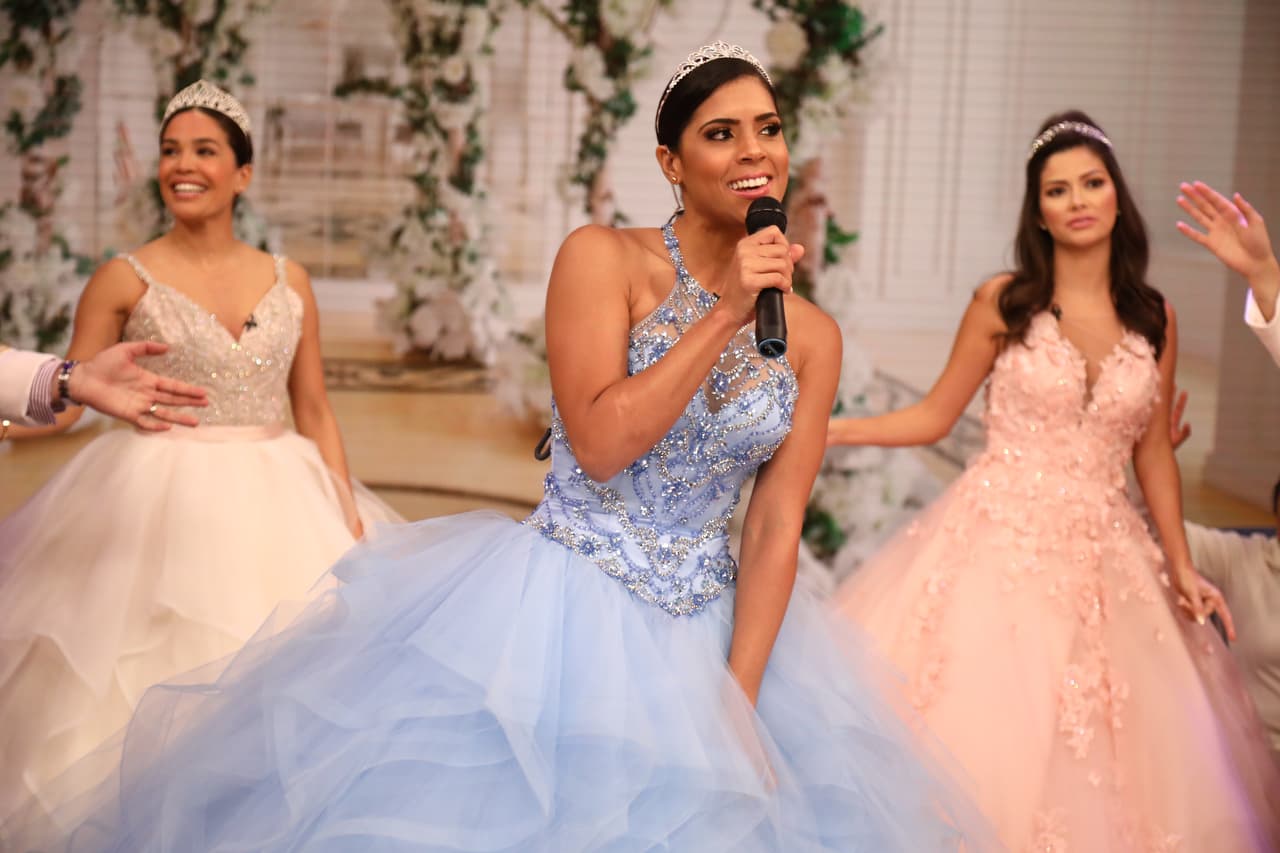 Francisca Lachapel fue la primera en tomar el micrófono.