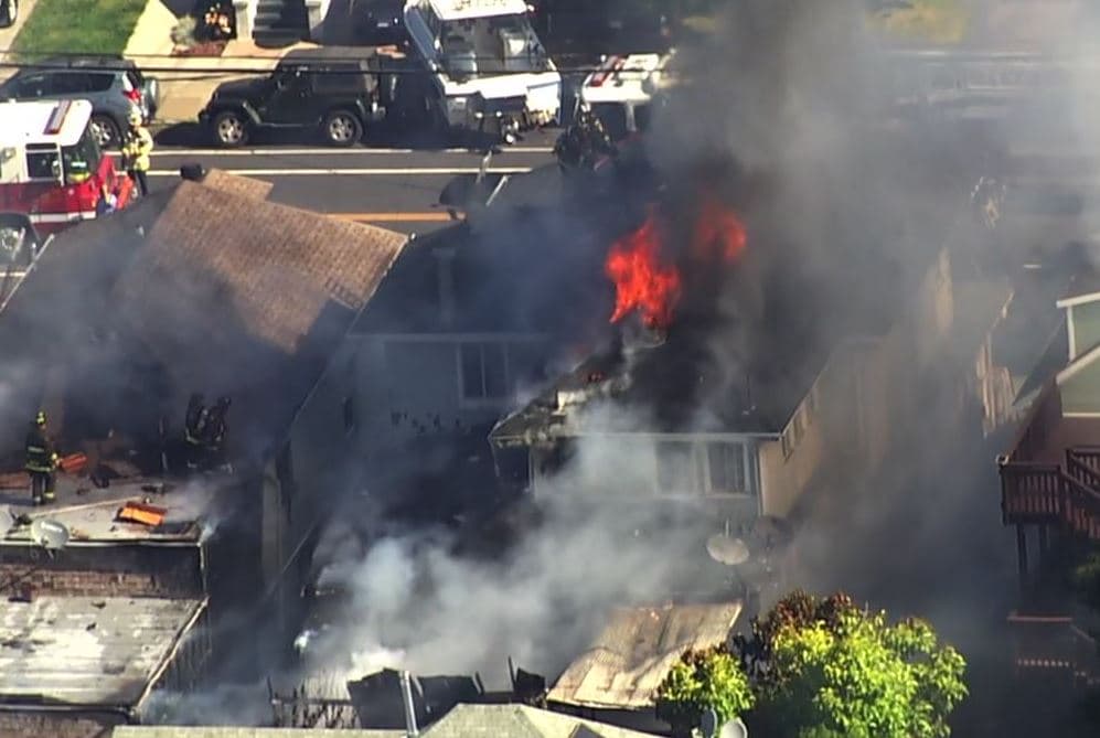 Incendio en la ciudad de Emeryville consume dos viviendas 