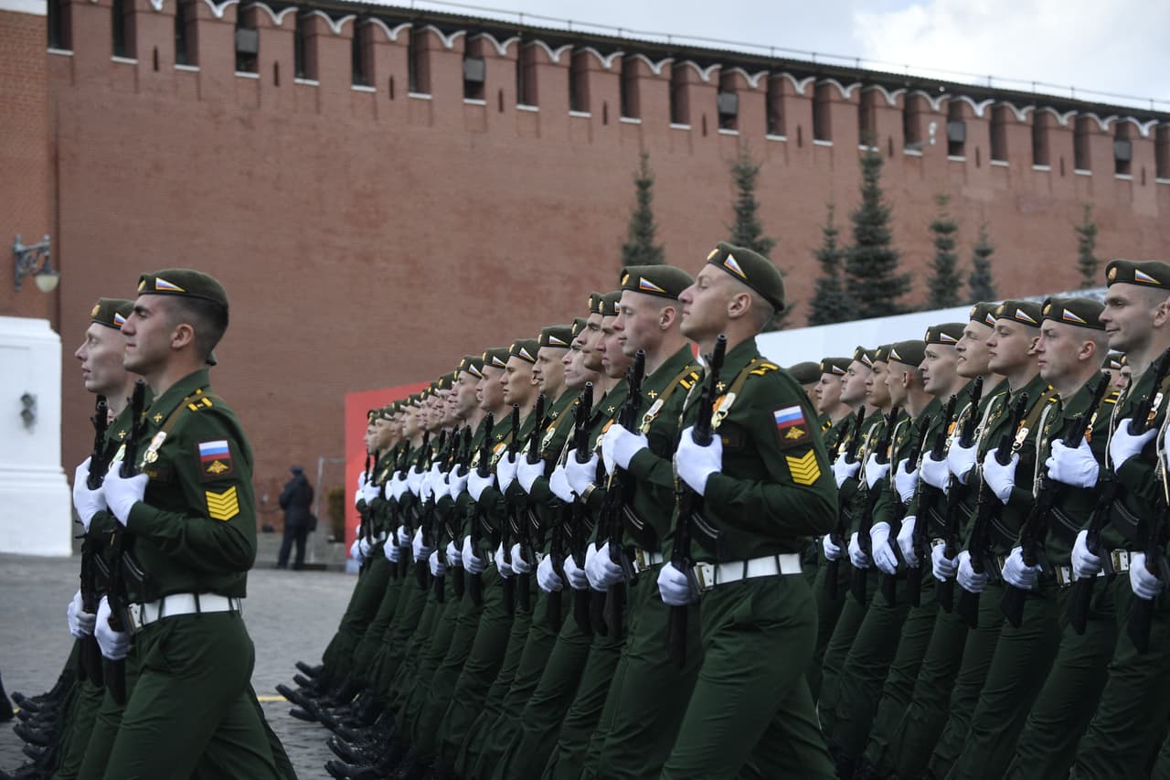 El jefe de inteligencia de Ucrania, Kyrylo Budanov, dijo que Moscú estaba preparando encubiertamente un plan de ese tipo, una guerra a gran escala.
<br>
<br>Putin aseguró que la campaña en Ucrania fue un movimiento oportuno y necesario para evitar una posible agresión, pese a que no existía amenaza para Rusia.
<br>