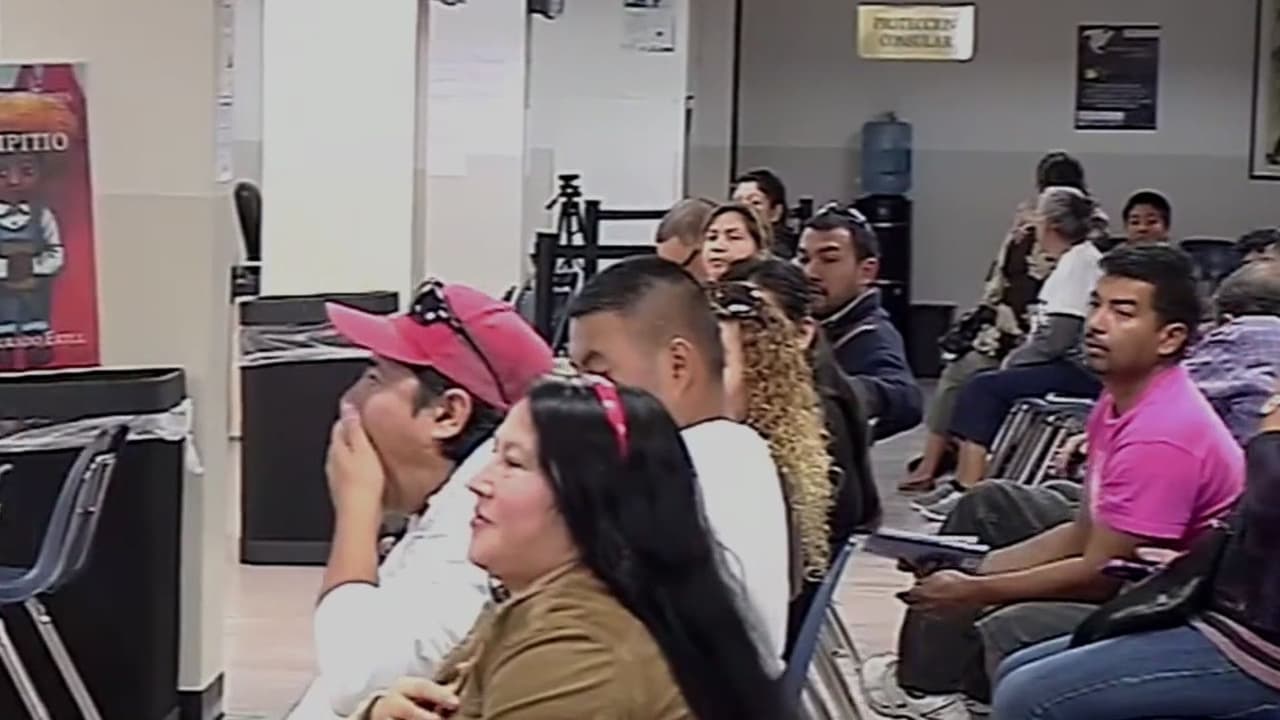 Miles de salvadoreños amparados por el TPS temen perder sus empleos: estas son las fechas clave