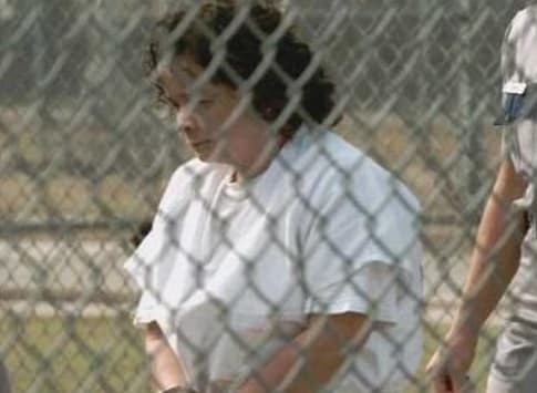 Después de entregarse a las autoridades, Yolanda fue sentenciada en octubre de 1995 a cumplir una cadena perpetua.