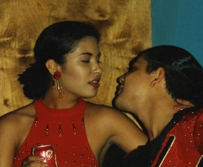En prisión, ha dicho que Selena sufría mucho con su matrimonio y que al lado de Chris Pérez no era feliz.