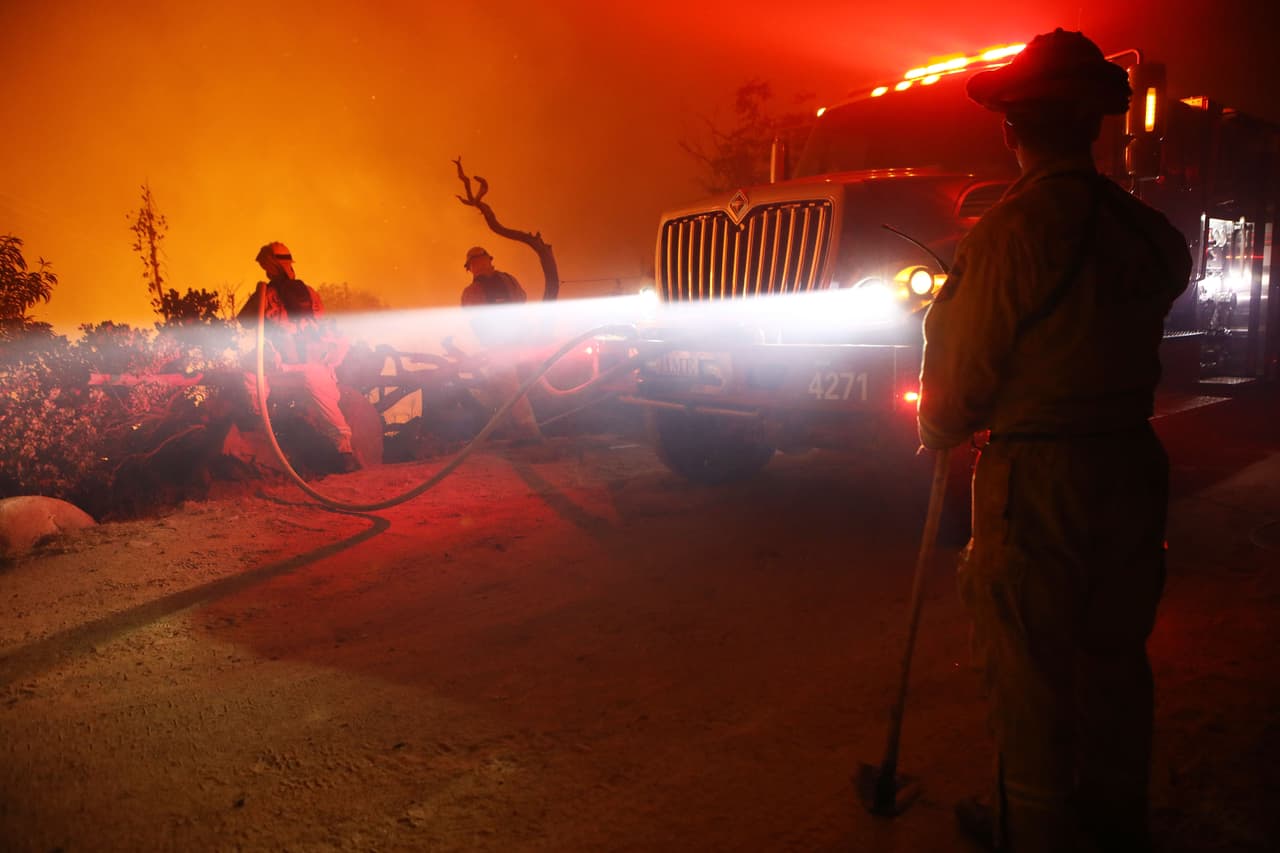Incendios en California: ya son 11 los muertos por fuegos que no dan tregua a los bomberos