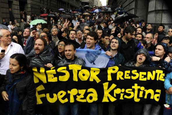 La encuesta fue realizada en la primera semana de enero con 3,039 personas en Buenos Aires y otros puntos del país. El diario no suministró el margen de error.