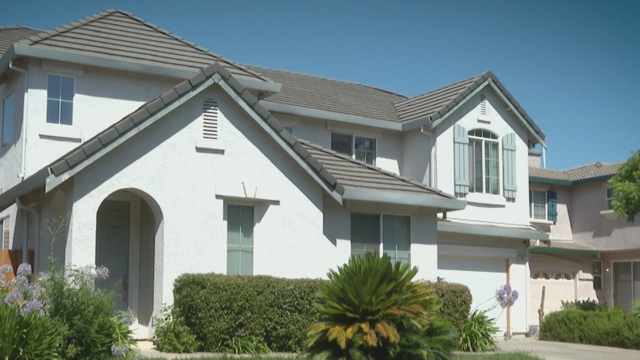 Alertan de nueva estafa a propietarios de vivienda en Los Ángeles donde prometen congelar impuestos