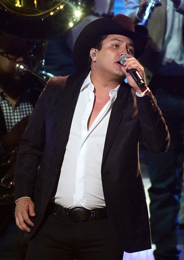 Julión Álvarez le regaló a los Latin GRAMMY del 2015 'El amor de su vida'.