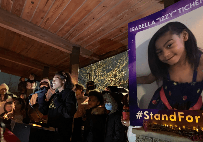 Familia de Izzy Tichenor planea demanda contra primaria; la acusa de ser responsable de que la menor se quitara la vida en 2021     