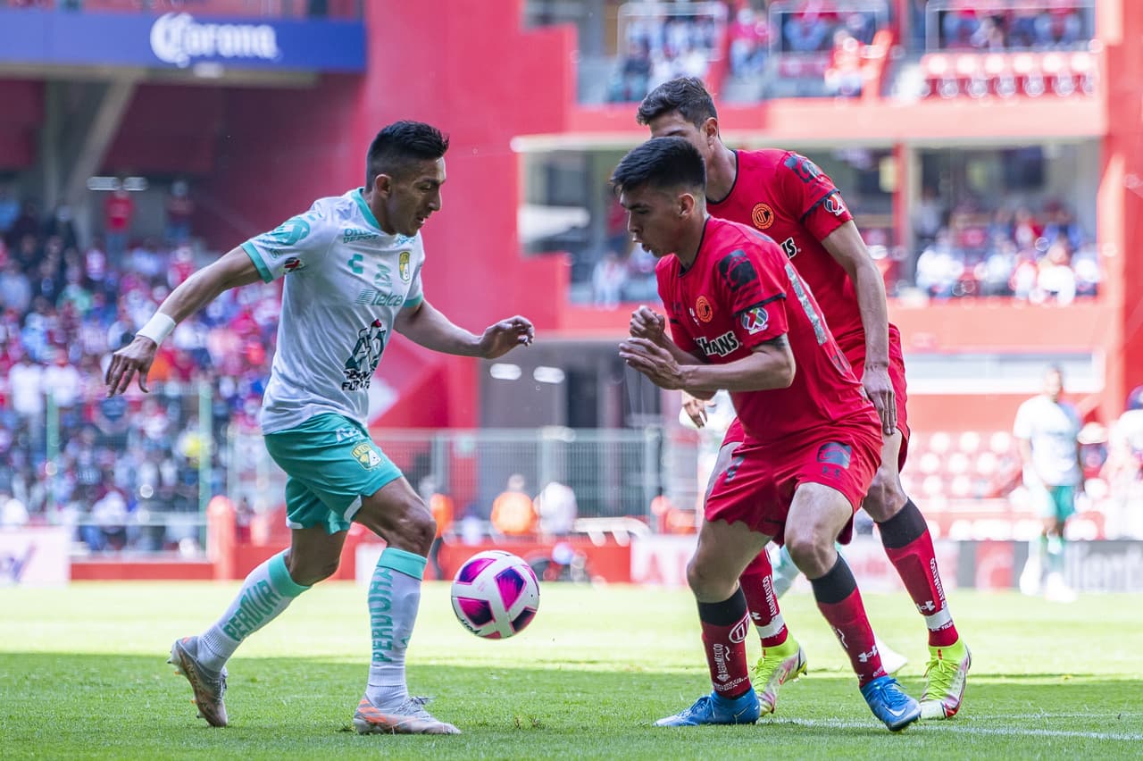 Toluca y León dejan las artillerías en casa y se conforman con empate 0-0.