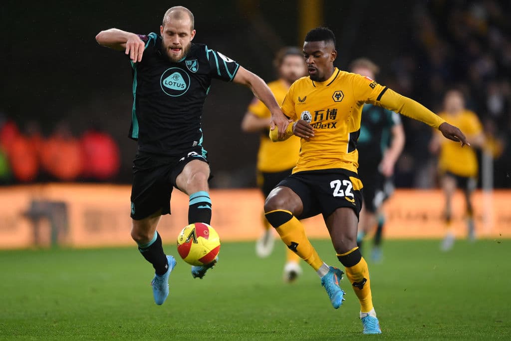 Los Wolves no lograron igualar la desventaja del primer tiempo y terminan cayendo 0-1 frente al Norwich City.