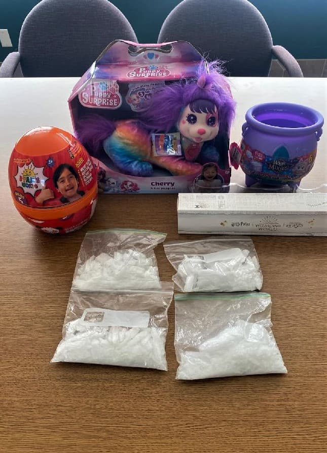 Más de un libra de metanfetaminas con un valor en las calles de $45,000, se logró que no llegara a los más vulnerables.