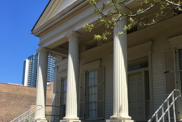 Para conocer un pedacito de la historia de Chicago, una parada obligada es en 'The Clarke House' en el South Loop.