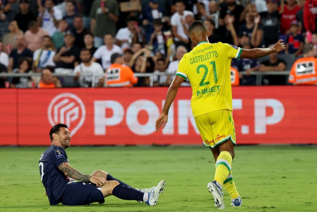 El Paris Saint-Germain venció hoy al Nantes (4-0) por la final de la Supercopa de Francia, con goles de Messi, Neymar (2) y Sergio Ramos y en lo que marcó el primer partido de Christopher Galtier como entrenador del equipo de la capital.