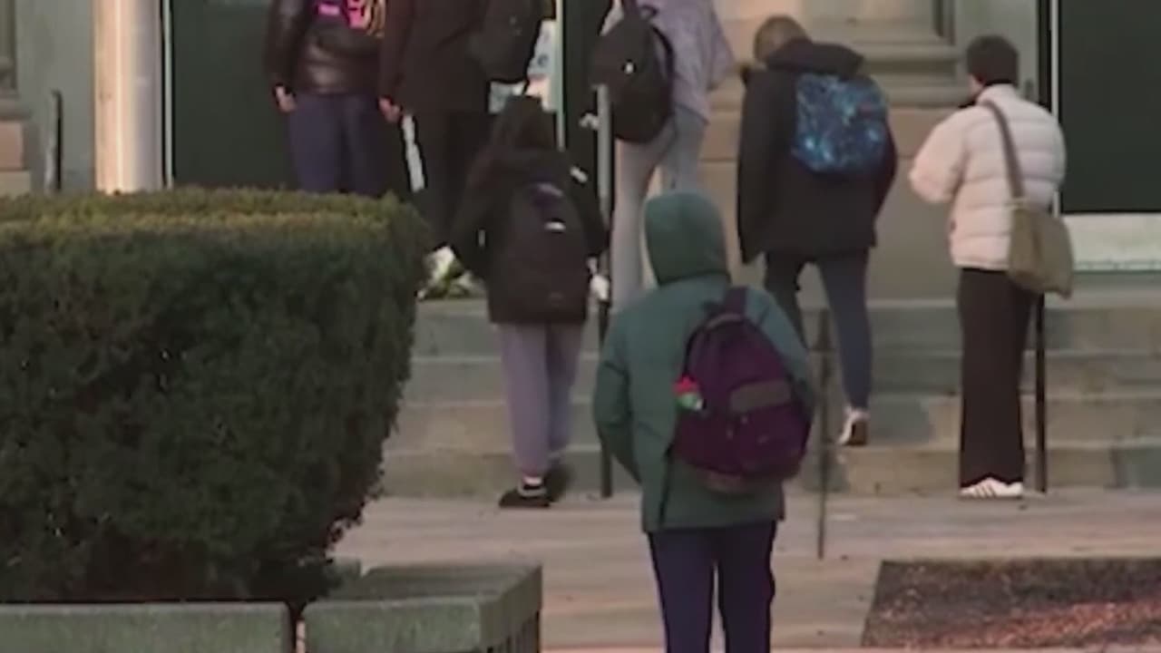 Recorte de presupuesto a escuelas comunitarias de Chicago: ¿cómo impacta a estudiantes vulnerables?