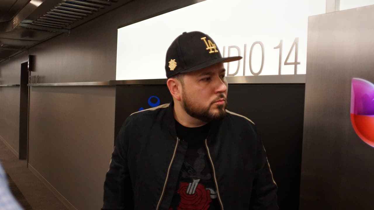 Roberto Tapia llegó al El Bueno, La Mala y El Feo para estrenar en exclusiva su nuevo sencillo.