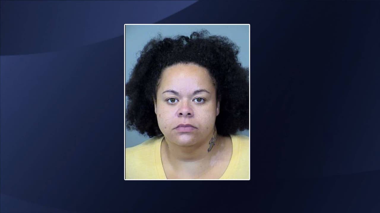 Entraba a gimnasios a robar tarjetas de crédito en Scottsdale; ya fue detenida