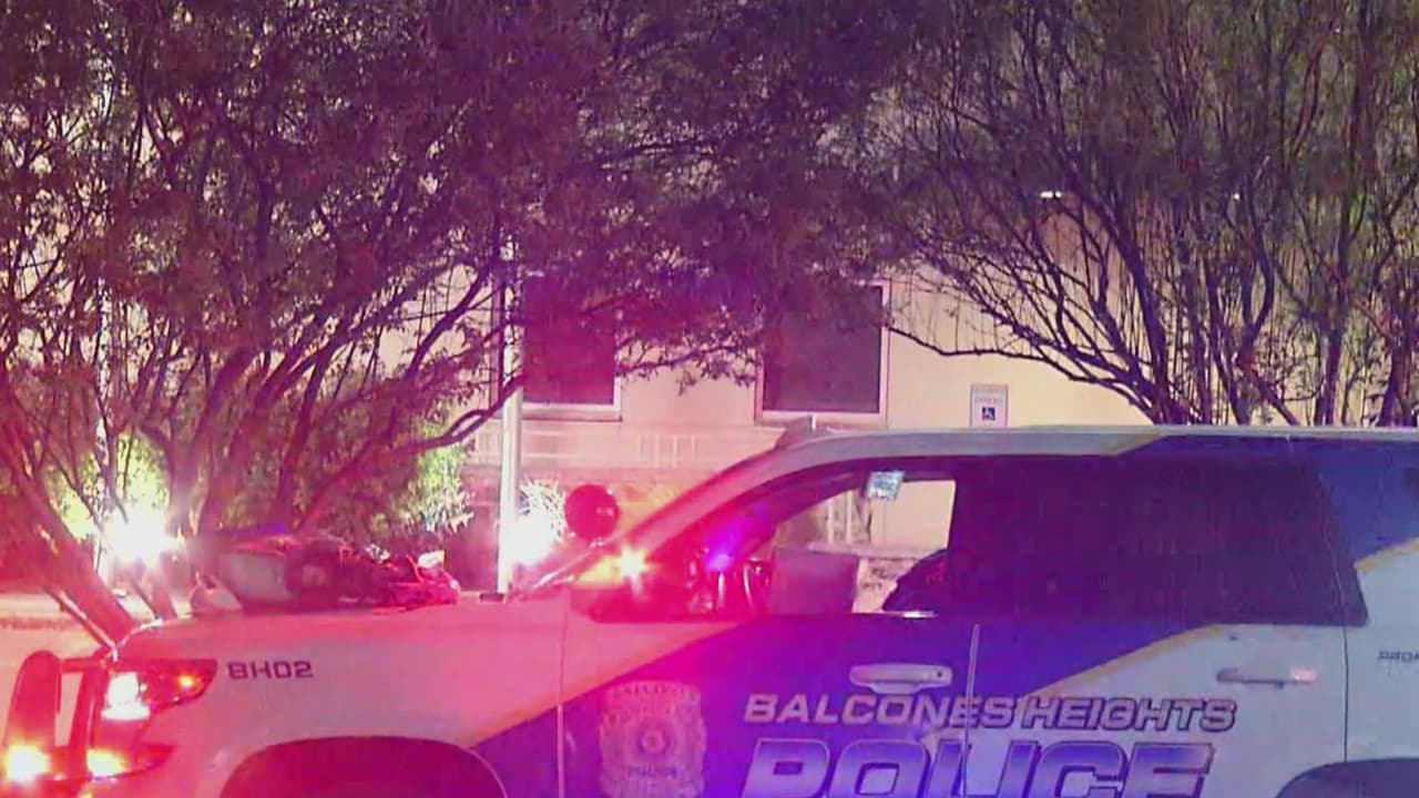 Abandonan a tres menores a las afueras de un banco 