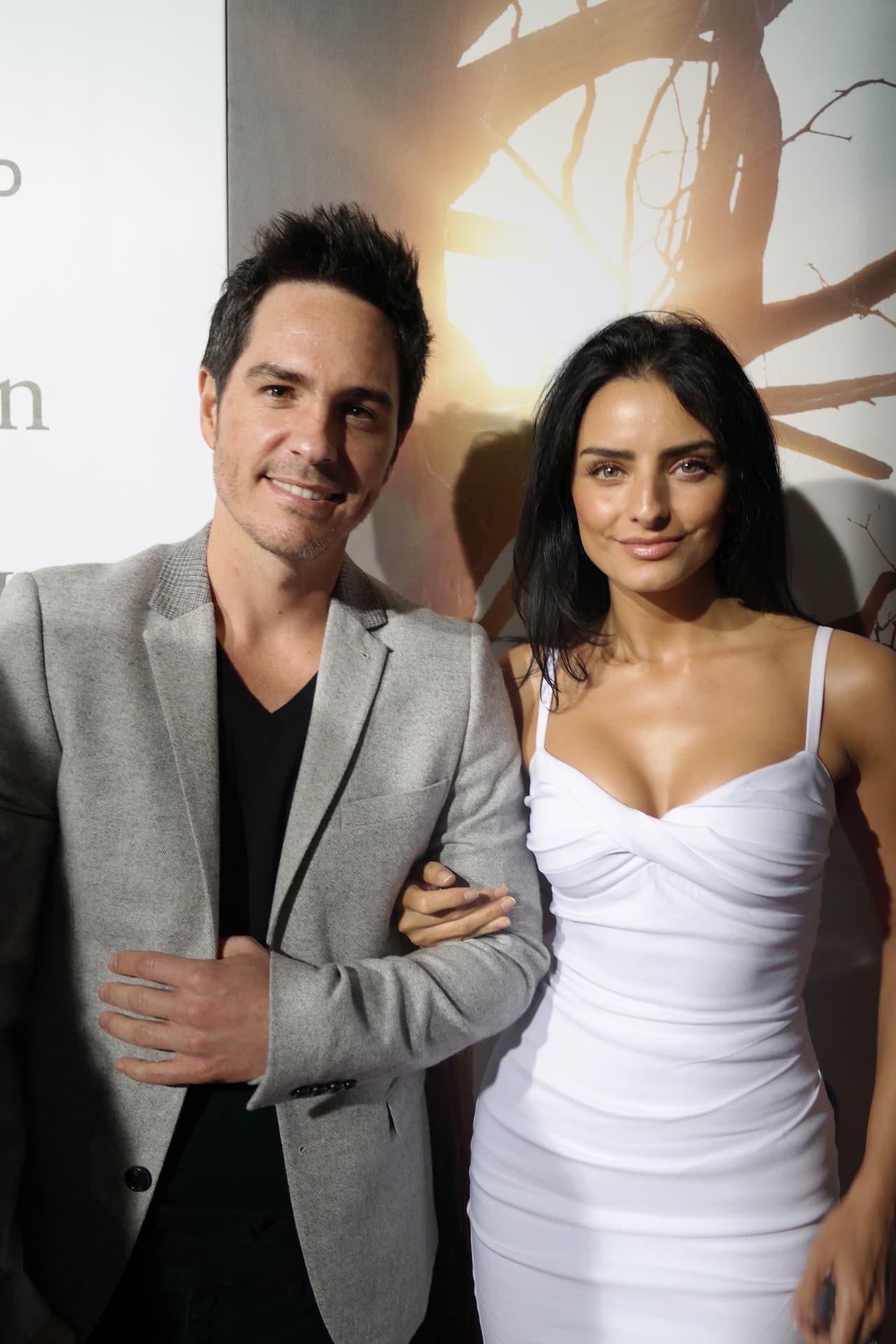 Aislinn Derbez y su pareja, Mauricio Ochmann.