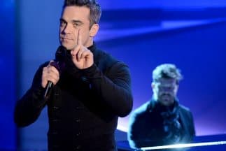 Robbie Williams anunció que el estreno de este disco será el próximo 1 de diciembre.