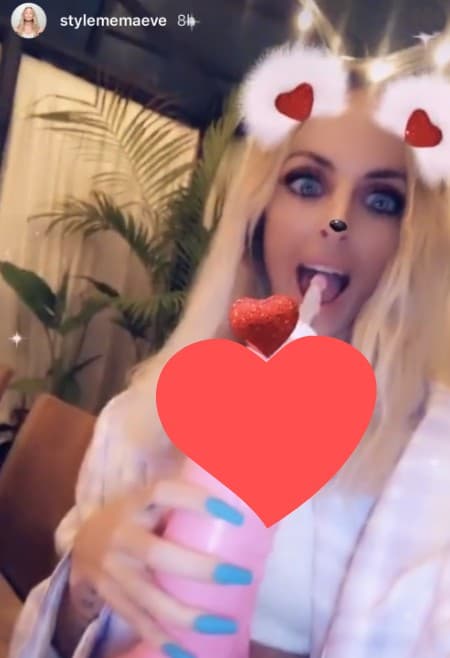 Algunos de estos artículos fueron compartidos en las cuentas de Instagram de las presentes durante el festejo.