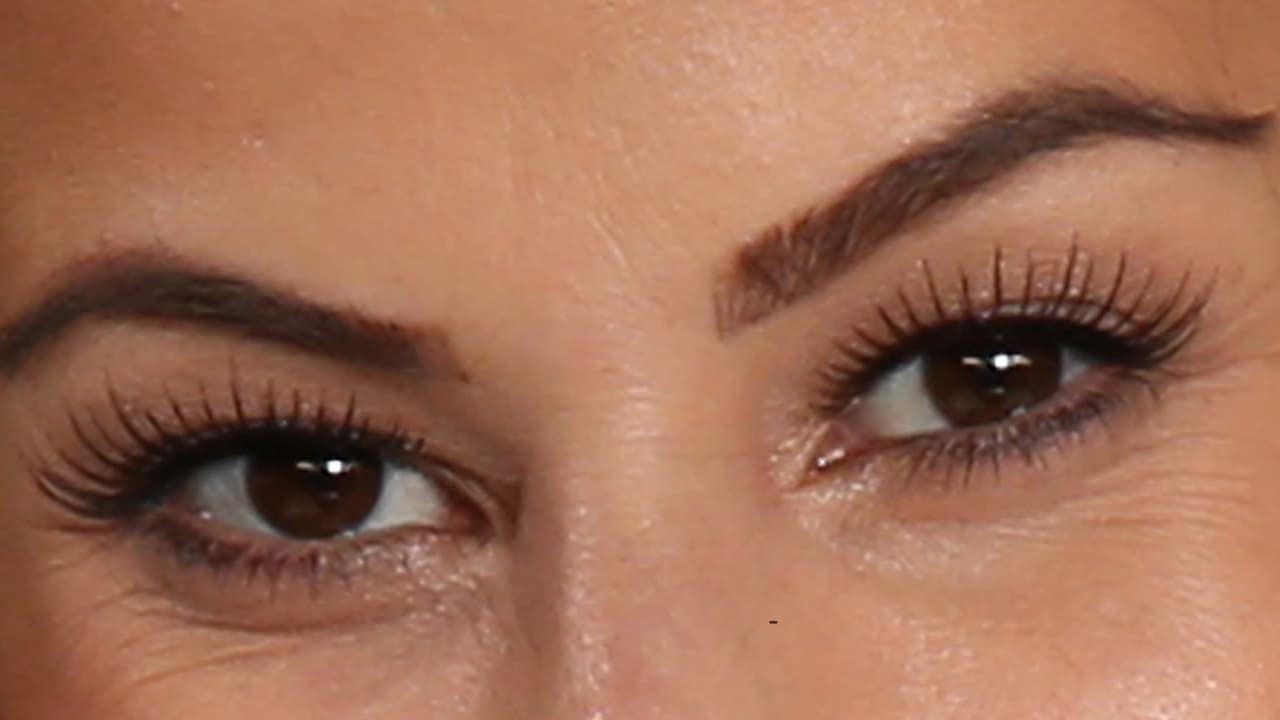 Más y más ojos bellos en Premio Lo Nuestro, ¿sabes de qué belleza es esta linda mirada?